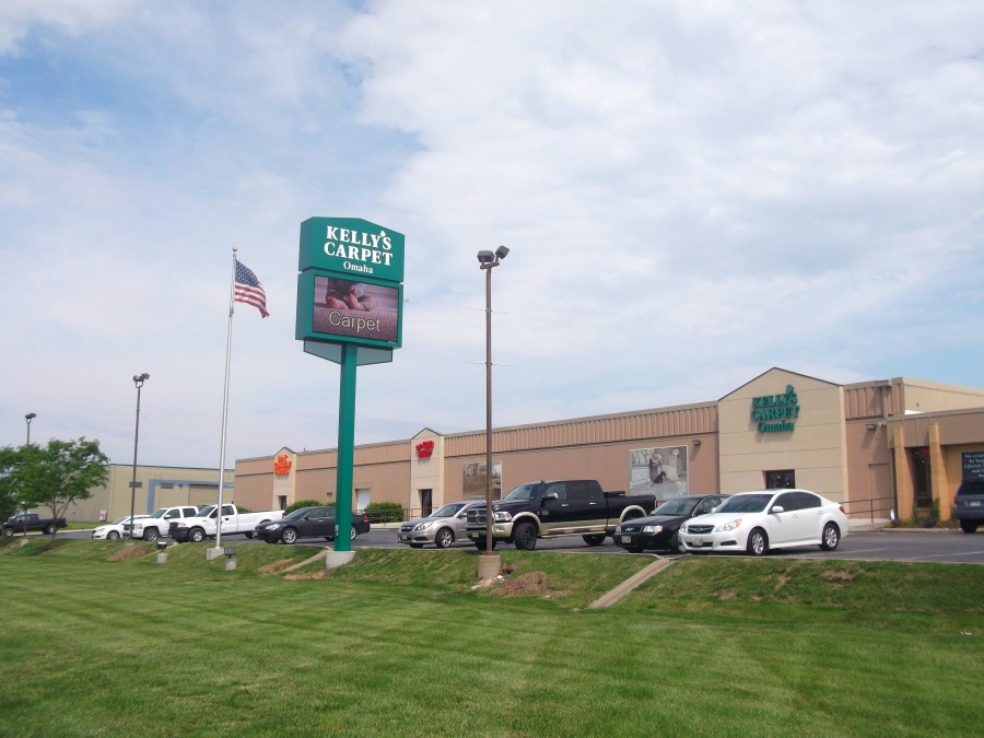 Electronic display sign for Kelly's Carpet